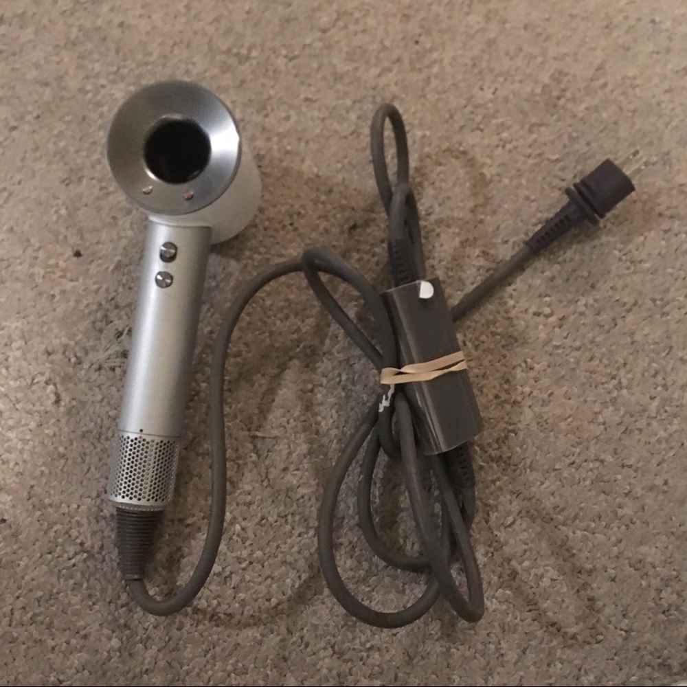 Dyson supersonic hairdryer white and silver